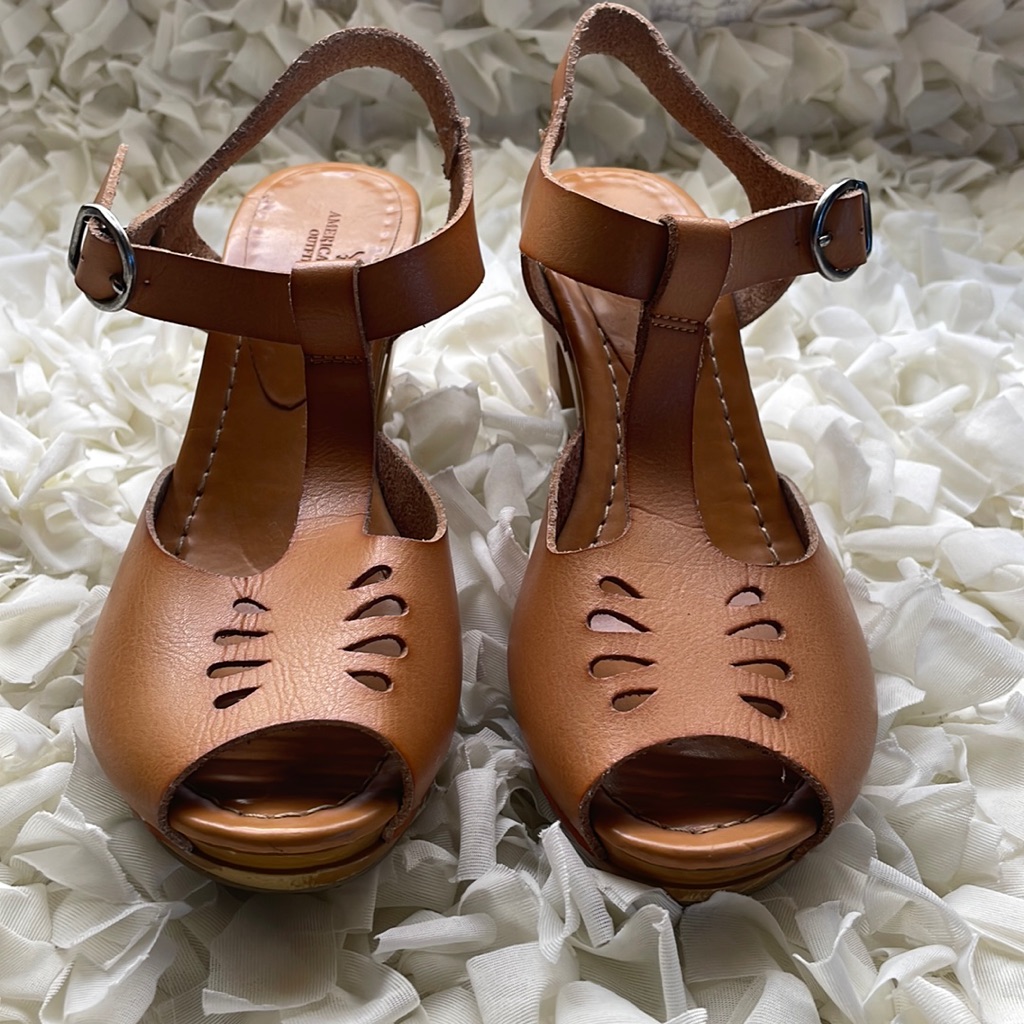 American Eagle Clogs